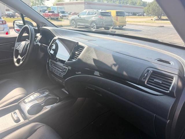 Photo of 2022 Crystal Black Pearl Honda Pilot