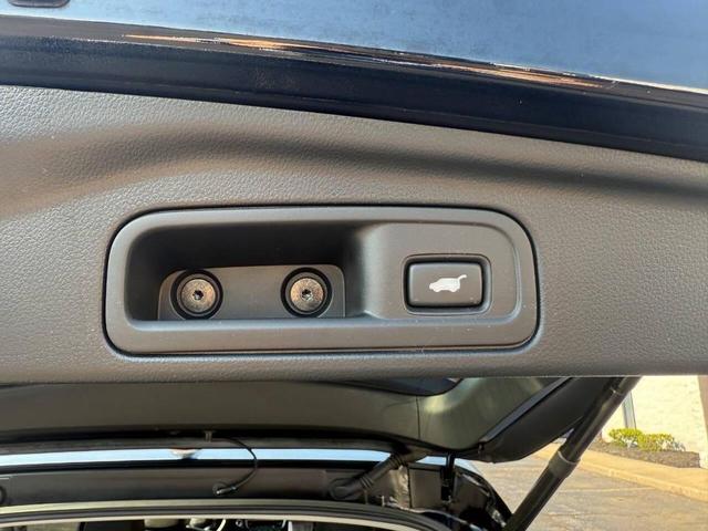 Photo of 2022 Crystal Black Pearl Honda Pilot