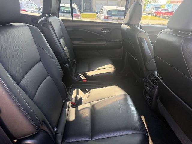 Photo of 2022 Crystal Black Pearl Honda Pilot