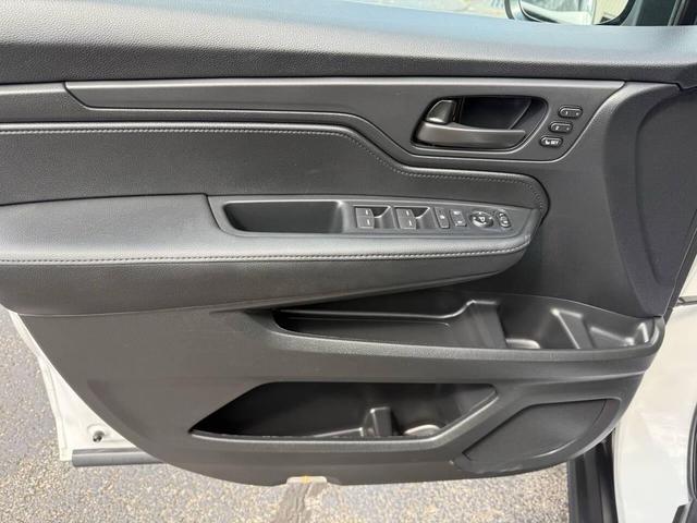 Photo of 2025 White Honda Odyssey