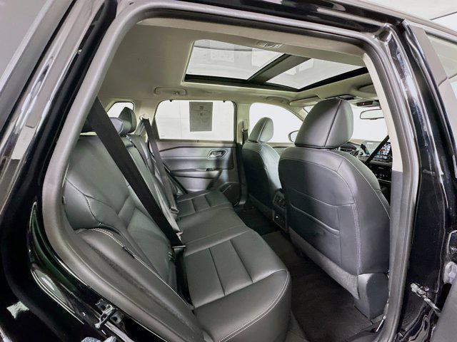 Photo of 2023 Super Black Nissan Rogue