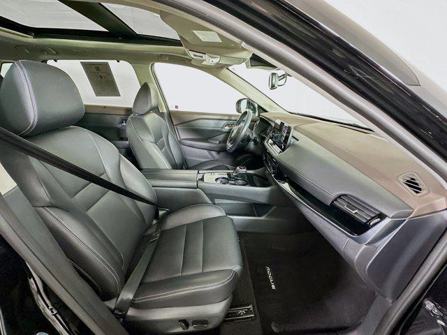 Photo of 2023 Super Black Nissan Rogue