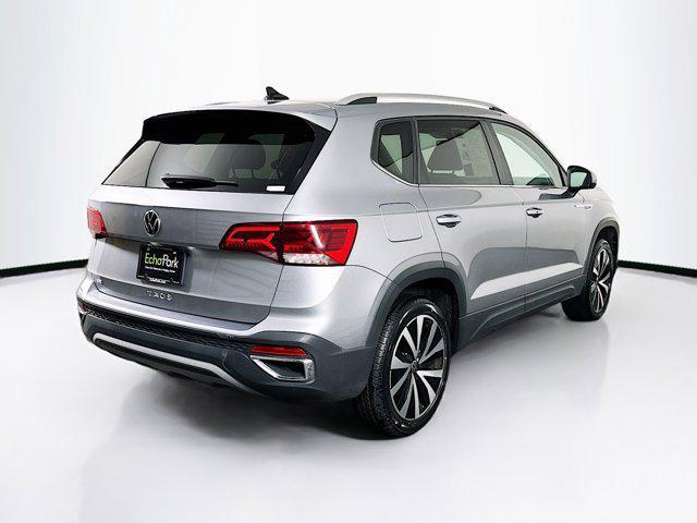 Photo of 2024 Pyrite Silver Metallic Volkswagen Taos