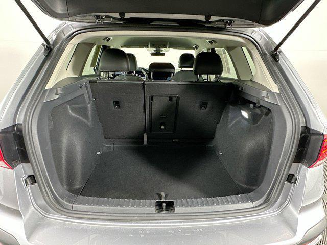 Photo of 2024 Pyrite Silver Metallic Volkswagen Taos