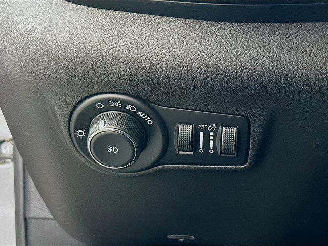 Photo of 2023 Billet Silver Metallic Clearcoat Jeep Compass