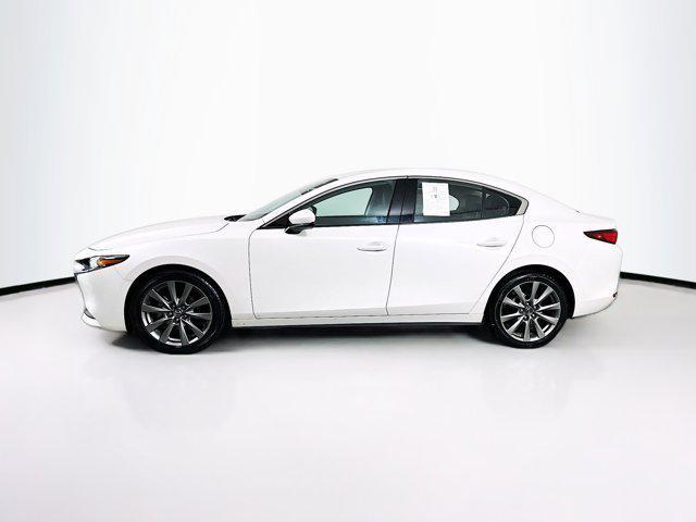 Photo of 2022 Snowflake White Pearl Mica Mazda Mazda3