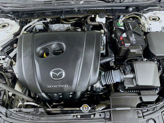 Photo of 2022 Snowflake White Pearl Mica Mazda Mazda3