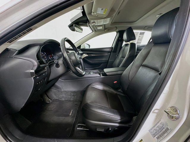Photo of 2022 Snowflake White Pearl Mica Mazda Mazda3