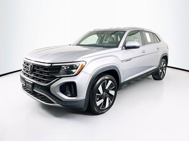 Photo of 2024 Silver Mist Metallic Volkswagen Atlas Cross Sport