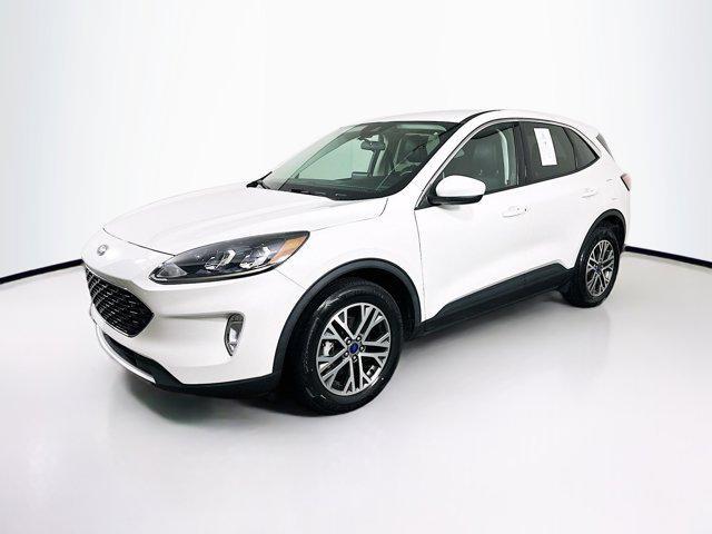 Photo of 2022 Star White Metallic Tri-Coat Ford Escape