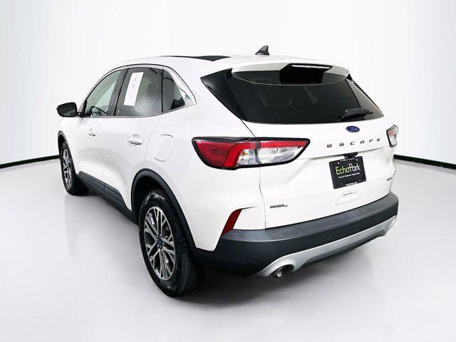Photo of 2022 Star White Metallic Tri-Coat Ford Escape