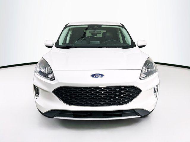 Photo of 2022 Star White Metallic Tri-Coat Ford Escape
