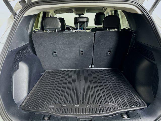 Photo of 2022 Star White Metallic Tri-Coat Ford Escape