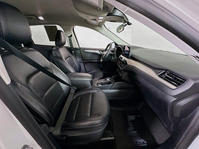 Photo of 2022 Star White Metallic Tri-Coat Ford Escape