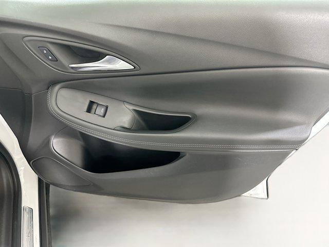 Photo of 2023 Summit White Buick Encore GX