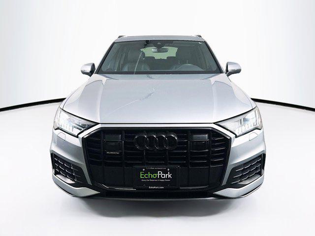 Photo of 2023 Satellite Silver Metallic Audi Q7