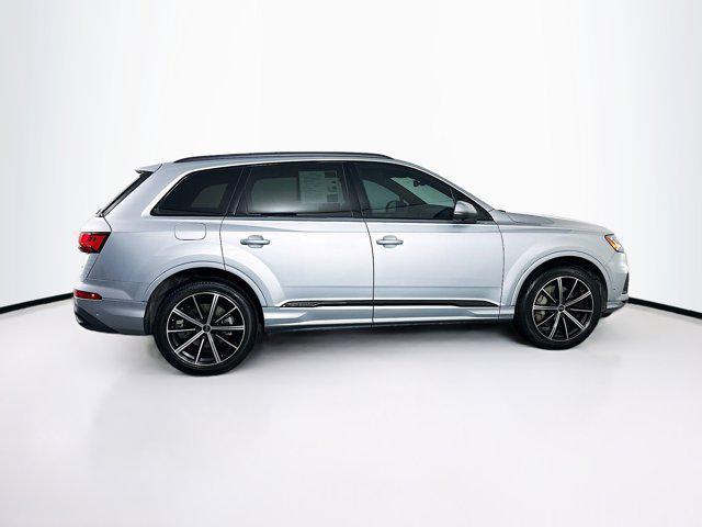 Photo of 2023 Satellite Silver Metallic Audi Q7