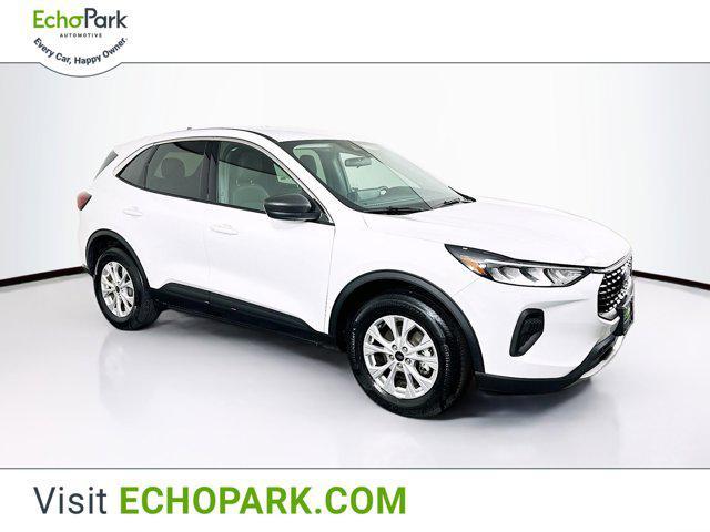 Photo of 2024 Oxford White Ford Escape