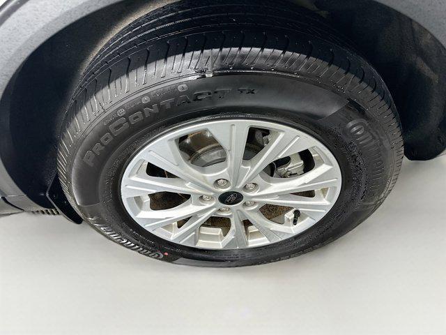 Photo of 2024 Oxford White Ford Escape