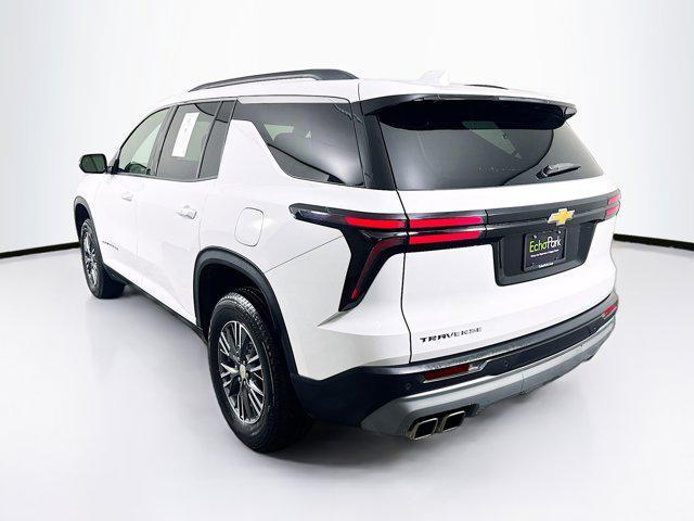 Photo of 2025 Summit White Chevrolet Traverse