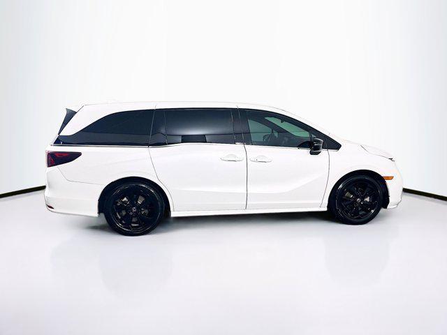 Photo of 2023 Platinum White Pearl Honda Odyssey