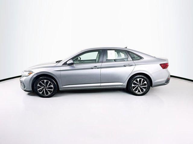 Photo of 2024 Pyrite Silver Metallic Volkswagen Jetta