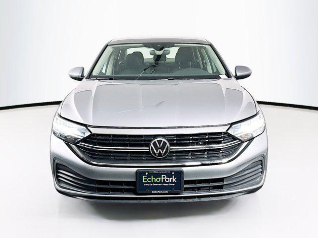 Photo of 2024 Pyrite Silver Metallic Volkswagen Jetta