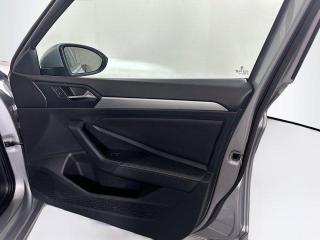 Photo of 2024 Pyrite Silver Metallic Volkswagen Jetta