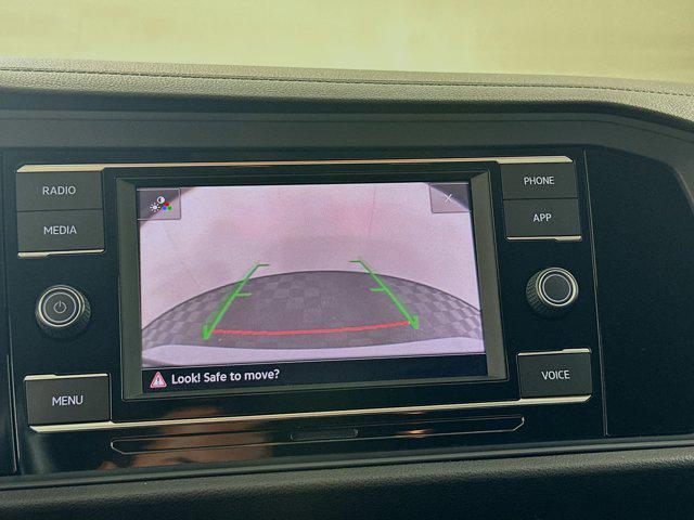 Photo of 2024 Pyrite Silver Metallic Volkswagen Jetta