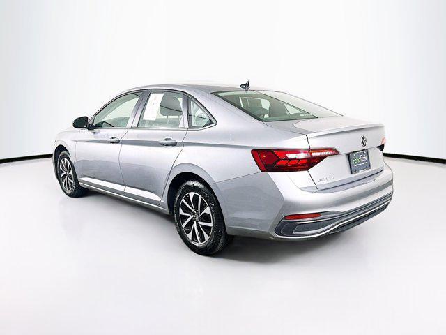 Photo of 2024 Pyrite Silver Metallic Volkswagen Jetta