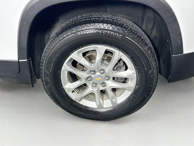 Photo of 2021 Summit White Chevrolet Traverse