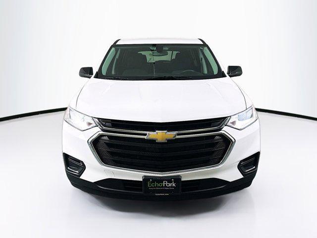 Photo of 2021 Summit White Chevrolet Traverse