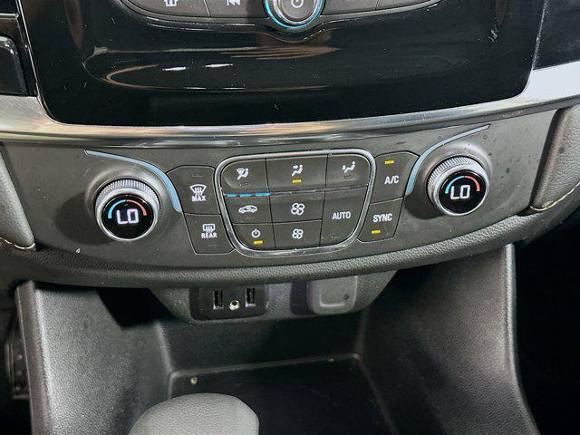 Photo of 2021 Summit White Chevrolet Traverse