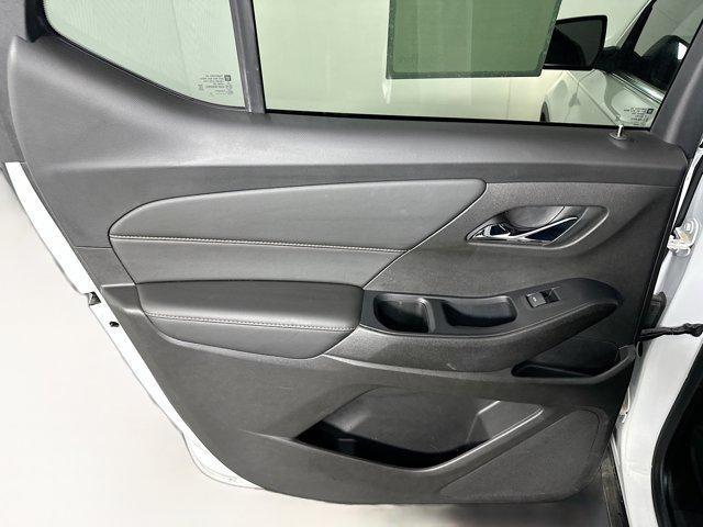 Photo of 2021 Summit White Chevrolet Traverse