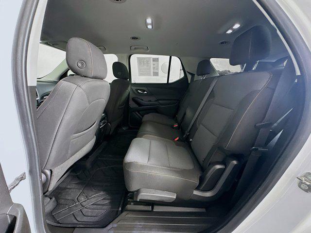 Photo of 2021 Summit White Chevrolet Traverse
