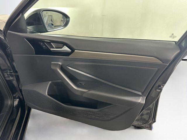 Photo of 2021 Deep Black Pearl Volkswagen Jetta
