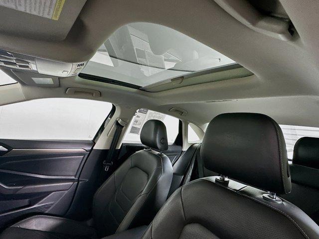 Photo of 2021 Deep Black Pearl Volkswagen Jetta