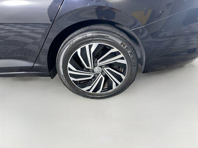Photo of 2021 Deep Black Pearl Volkswagen Jetta