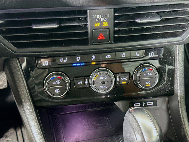 Photo of 2021 Deep Black Pearl Volkswagen Jetta