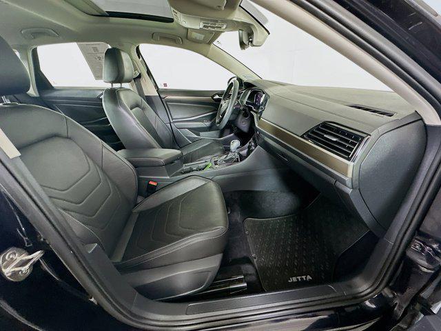 Photo of 2021 Deep Black Pearl Volkswagen Jetta
