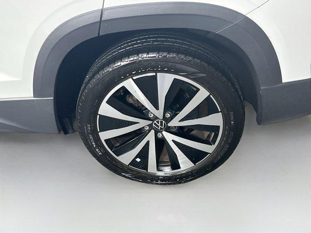 Photo of 2023 Pure White Volkswagen Taos