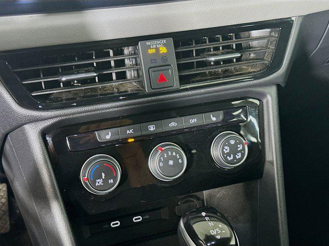 Photo of 2023 Pure White Volkswagen Taos
