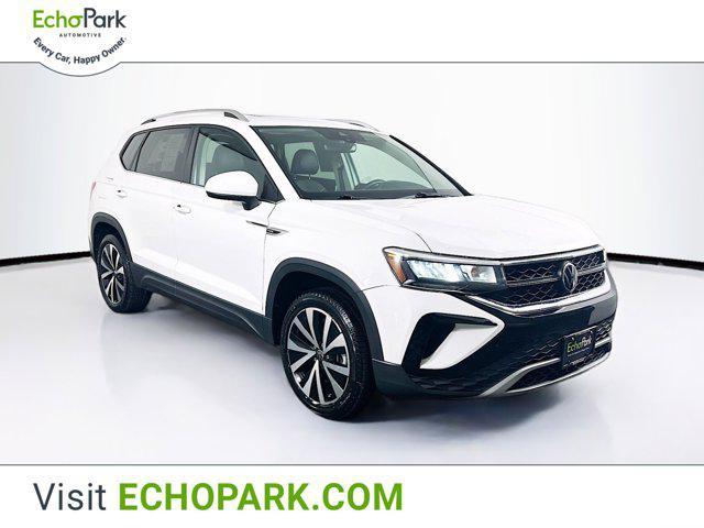 Photo of 2023 Pure White Volkswagen Taos