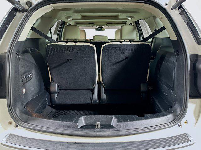 Photo of 2018 White Platinum Metallic Tri-Coat Ford Explorer