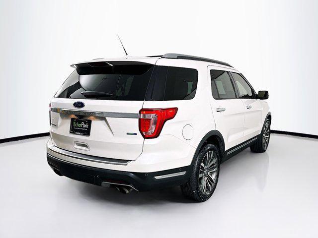 Photo of 2018 White Platinum Metallic Tri-Coat Ford Explorer