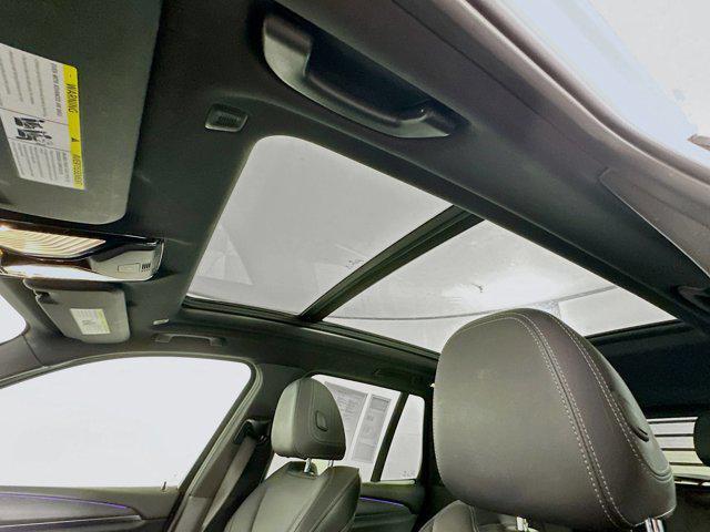 Photo of 2024 Mineral White Metallic BMW X3