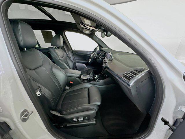 Photo of 2024 Mineral White Metallic BMW X3
