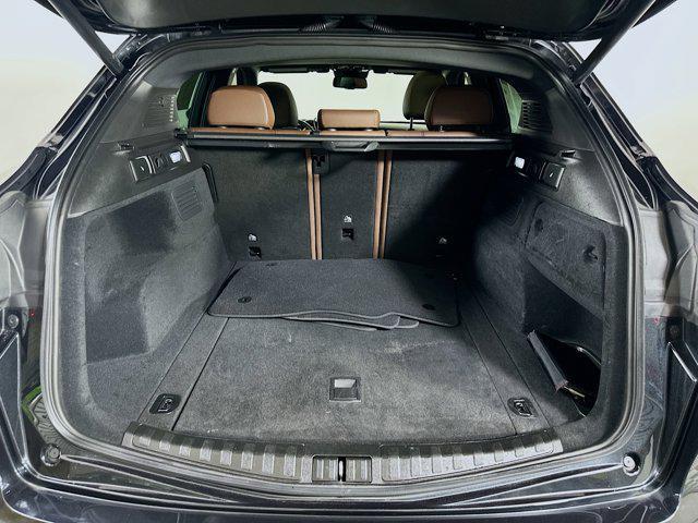 Photo of 2022 Vulcano Black Metallic Alfa Romeo Stelvio