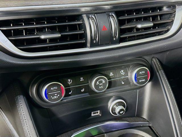 Photo of 2022 Vulcano Black Metallic Alfa Romeo Stelvio