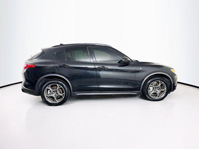 Photo of 2022 Vulcano Black Metallic Alfa Romeo Stelvio